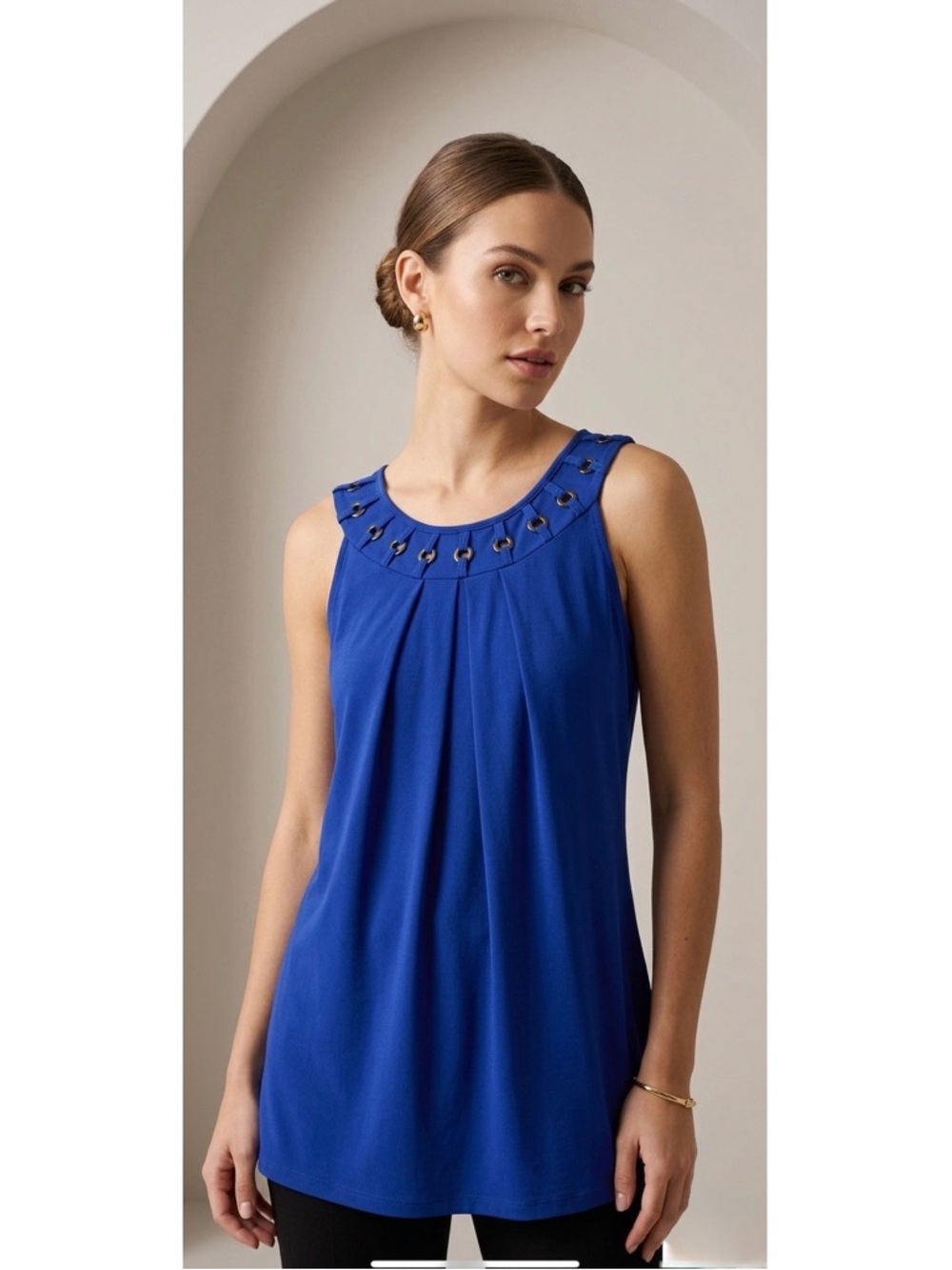 Women Blue Sleeveless Top Size S Detailed Neckline